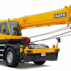Новый колесный кран SR-300R выпустила компания КАТО
