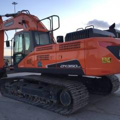 Doosan начинает производство нового гусеничного экскаватора DX350LC-7